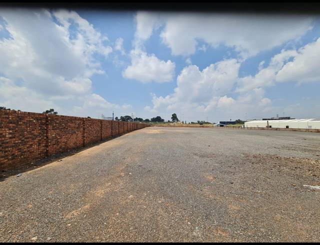 12,082M² VACANT LAND TO LET IN DENVER